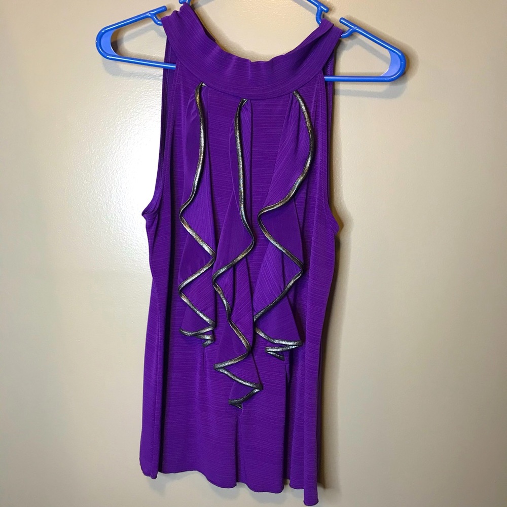 🔴 B.Wear ruffle front tank. Medium